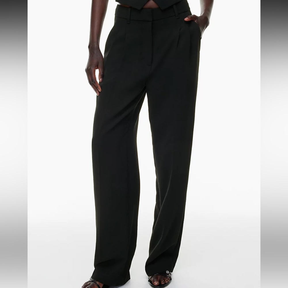 Aritzia The Effortless Pant